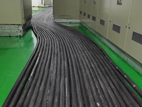 汇川如何根据理论计算公式计算温度对特定电压测量结果的影响？